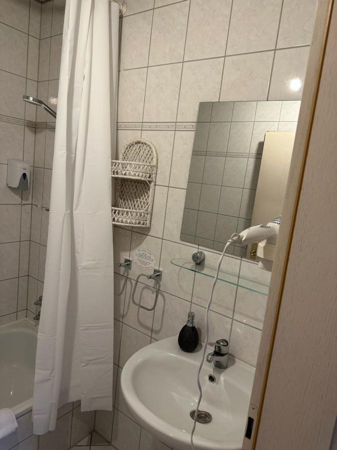 Hotel "Dream In" Heiligenhaus Ngoại thất bức ảnh